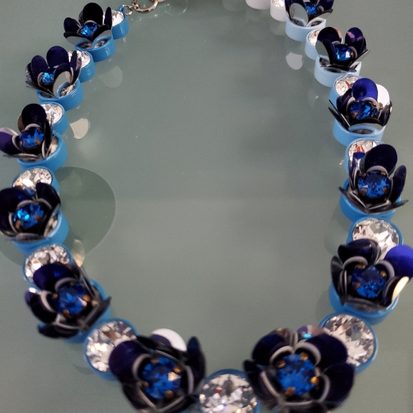 Necklace - Picture 2 of 8